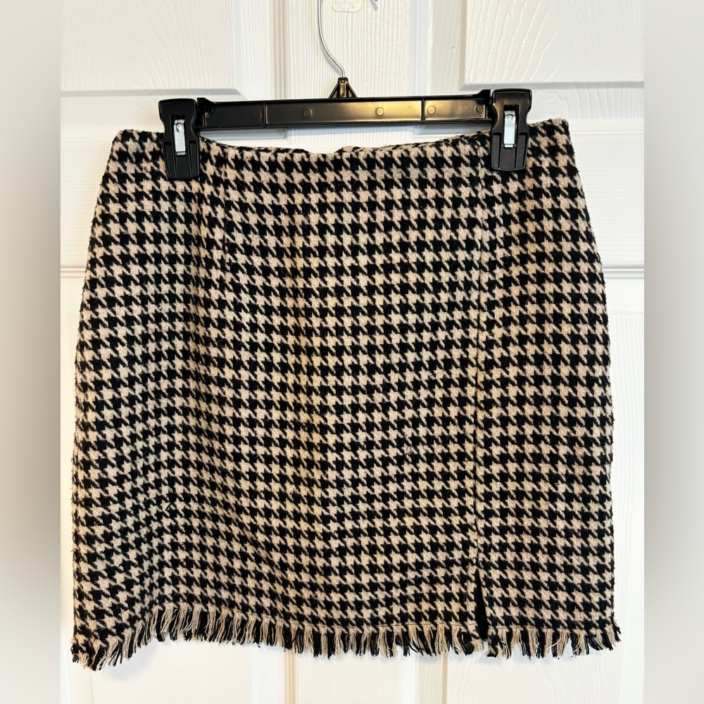 CHRISTIAN SIRIANO BLACK & TAN HOUNDSTOOTH ZIPPERED LINED MINI SKIRT  SZ S